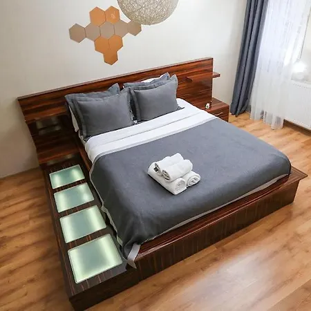 Chimera Pera Suites Aparthotel *