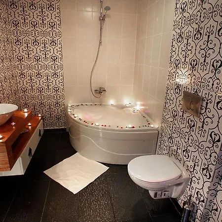 Aparthotel Chimera Pera Suites *